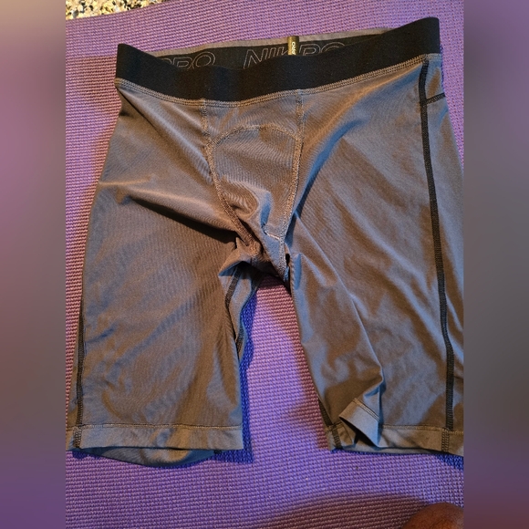 Nike Pro Men's Gray Compression Shorts - Picture 5 of 6